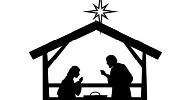 Presépio de Jesus, nas cores preto e branco, com Maria, José, Menino Jesus, na Estrebaria de Belém, com uma estrela